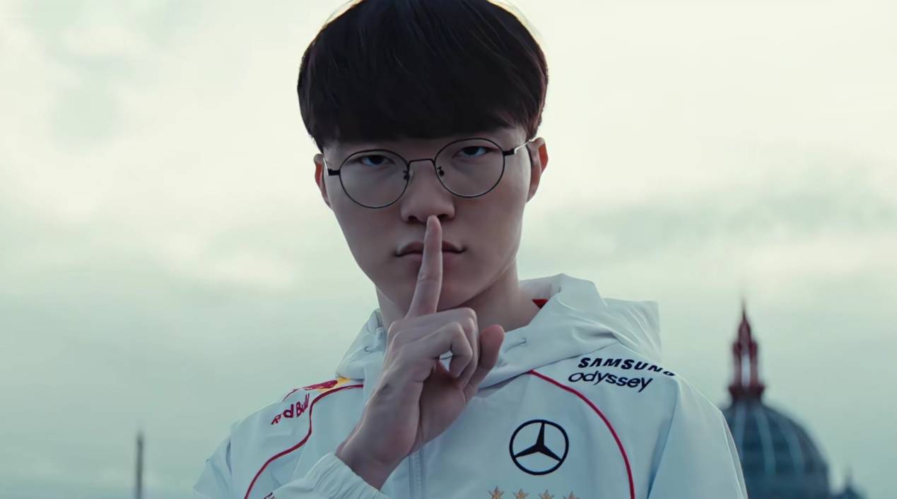 Faker绝境爆发,T1开启愤怒形态!CFO逆转打团灭,比赛拖入决胜局
